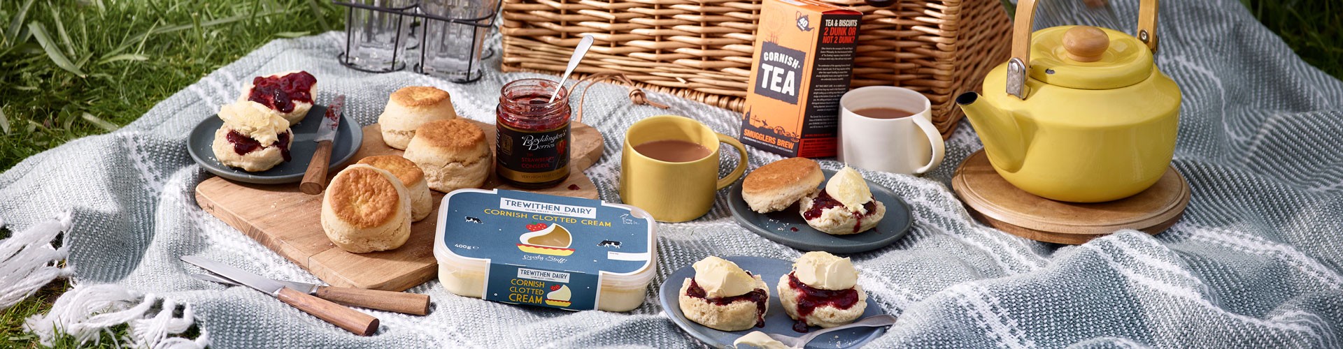 picnic with scones cream tea trewithen dairy