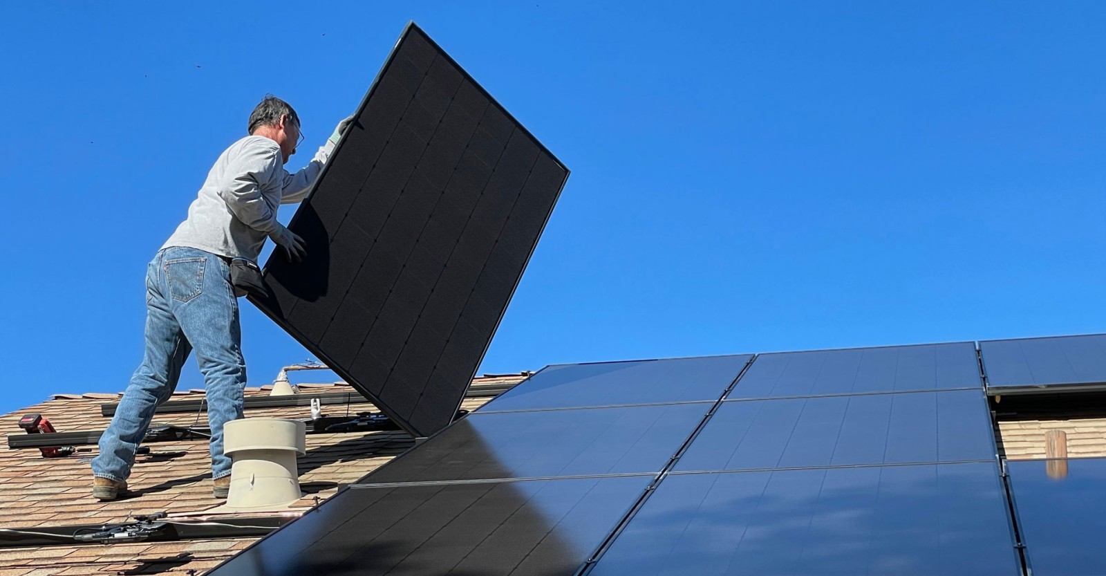 solar panels install roof